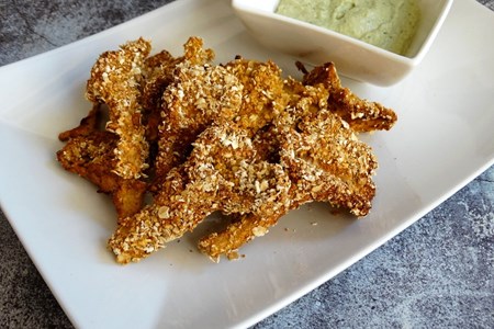 Vegan "Chicken Wings" with Garlic Dip